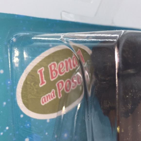 Fresh Dolls Lynette African American Black Fashion Doll Posable New in Package - Picture 9 of 9